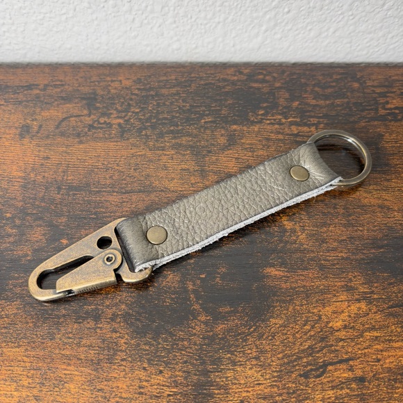PLG PORTLAND LEATHER Long Keychain in Stardust - Picture 2 of 6
